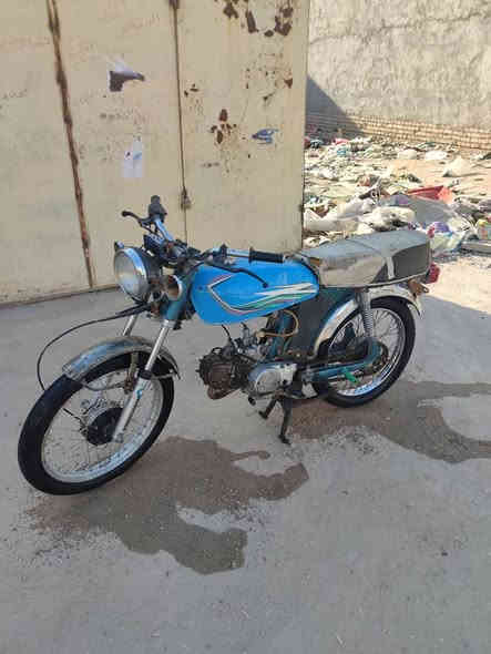 دراجة شهاب كلك للبيع او مراوس بجهاز او اربعه گير

شغالة وتمشي طبيعي بيهة بس الكلج مايعشق فتحته وبعد ماعرف اسوي ابيع عله هالحطة السعر 175 مكاني كربلاء 
*********** كربلاء
