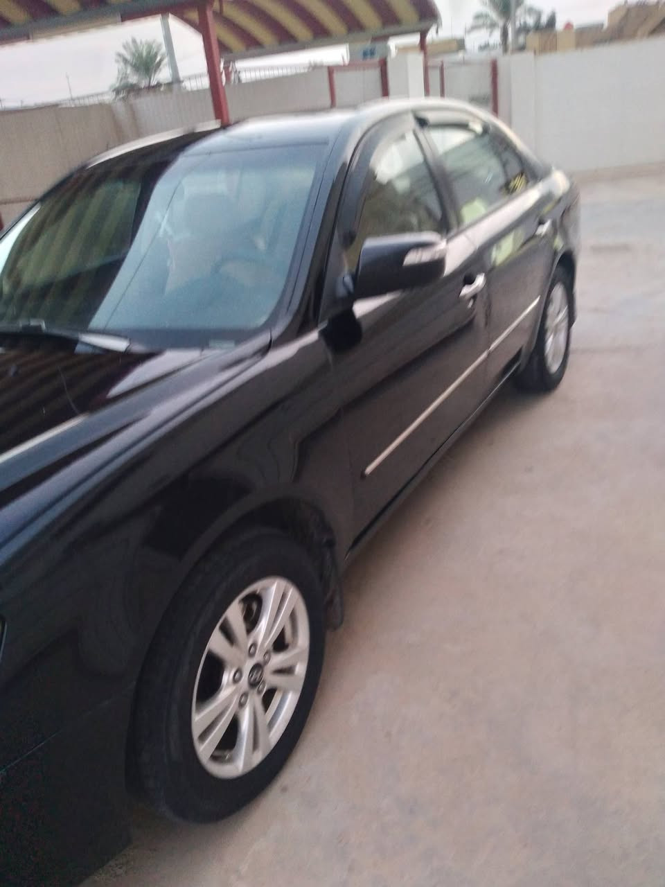 السلام عليكم
سوناتا للبيع 2009لون اسود
خليجي  2400
سنويه نافذه من 2018
فول مواصفات فتحه 
شاير بالمرايه 
تحكم ستيرن جهتين
مكفوله من ضربه وصبغ 
محرك مفتوح  حالين ترايك وين متريد 
بيها فقط بارد باب الخلفي وشخوط خباثه 
صدر أمامي خلفي كله جديد الاصلي 
تخم تاير جديد 
رقم سليمانيه تريد وكاله تريد تحويل 
السعر 115وبيها مجال 
مكان سياره واسط عزيزيه اي استفسار الاتصال 
***********// ***********
