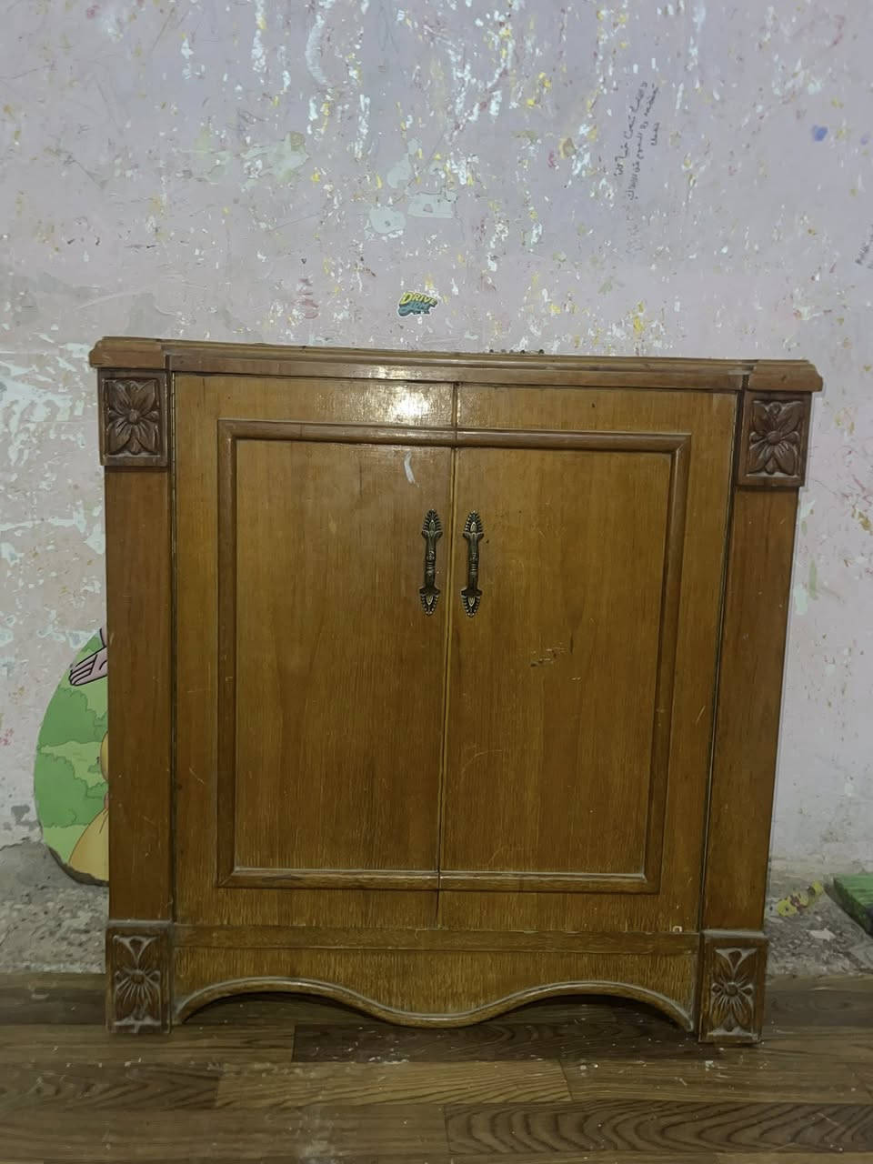 السلام عليكم غرفة اخشاب للبيع كنتور سلايت يحتاجله ترتيب مثل ما موضح بالصوره السعر 450 مكاني بابل للاستفسار ***********
