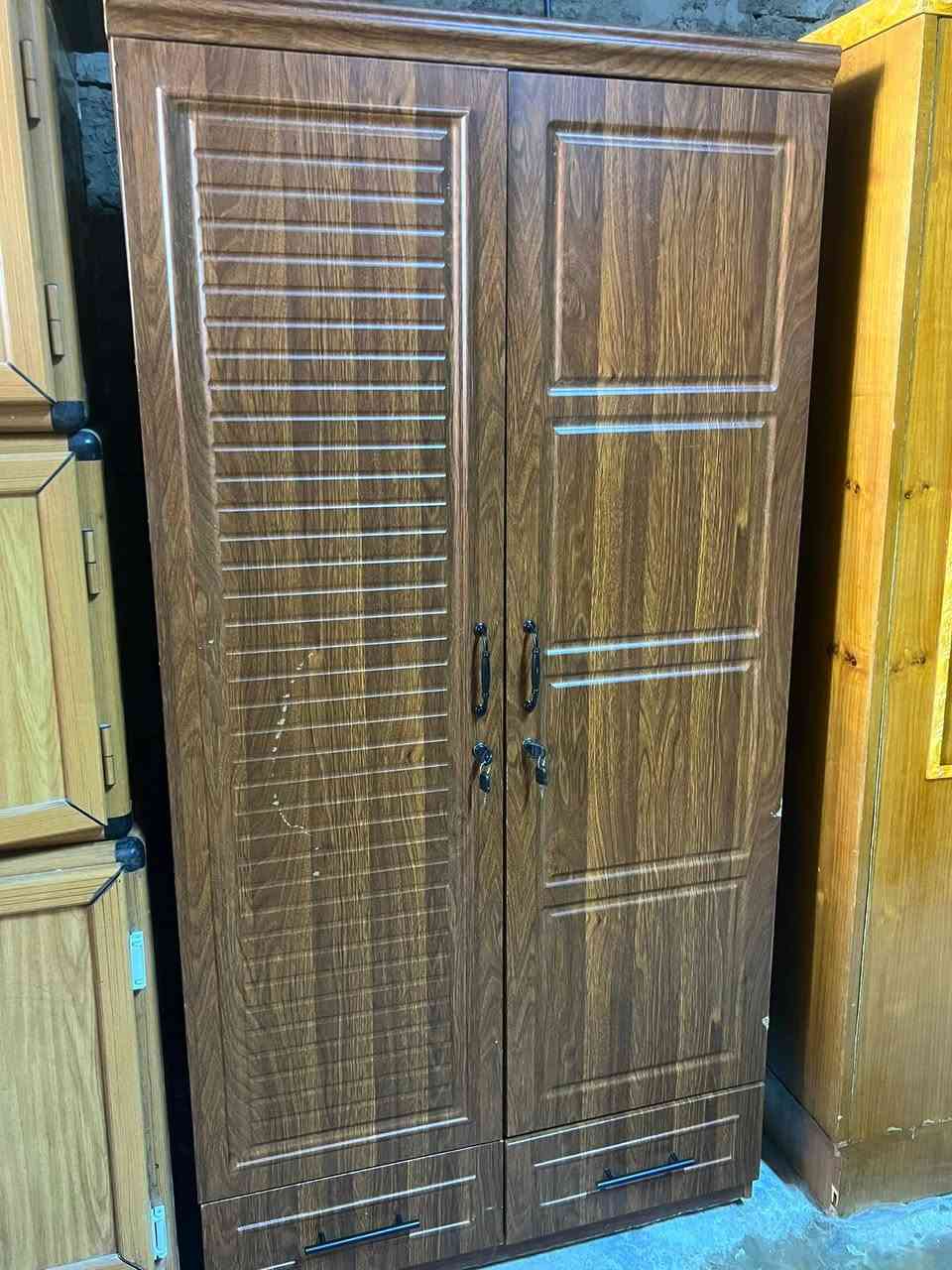 توفرت كناتير 2باب تركي وعراقي و3 باب صاج عراقي و4 باب عراقي ومتوفر غرفة مناسبة متوفر في مزاد ابو همام النداوي 
ابيع واشتري واراوس شعندك راسلني 
العنوان :بلدروز مدرسة الثقافة مجاور انفنتي مول
للاستفسار : ***********/***********
