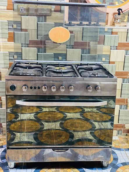 طباخ فريش مصري خمس مشاعل شغال نضيف ٢٠٠وبي مجال ***********
