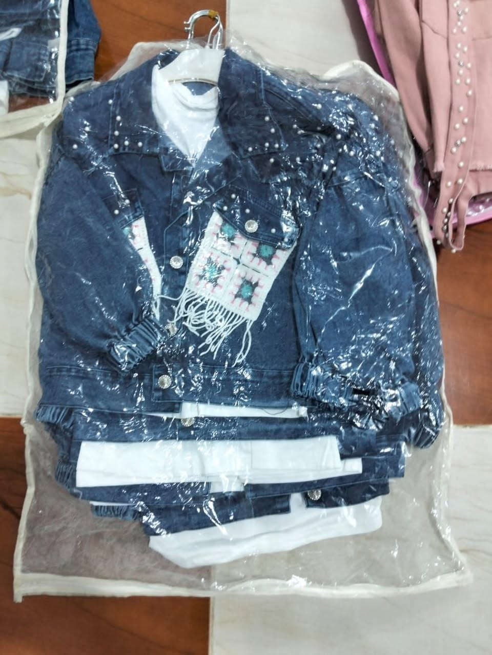 بيعة تونز محيرات. 
حرقنا سعر  🔥
تلبيس محير 
خامه جينز  تلحق لمتلحقش

https://t.me/fatmaforclothes


**إذا كنت صاحب هذا الإعلان وتريد حذفه لأي سبب، رجاءا أرسل رسالة إلى الدعم الفني**