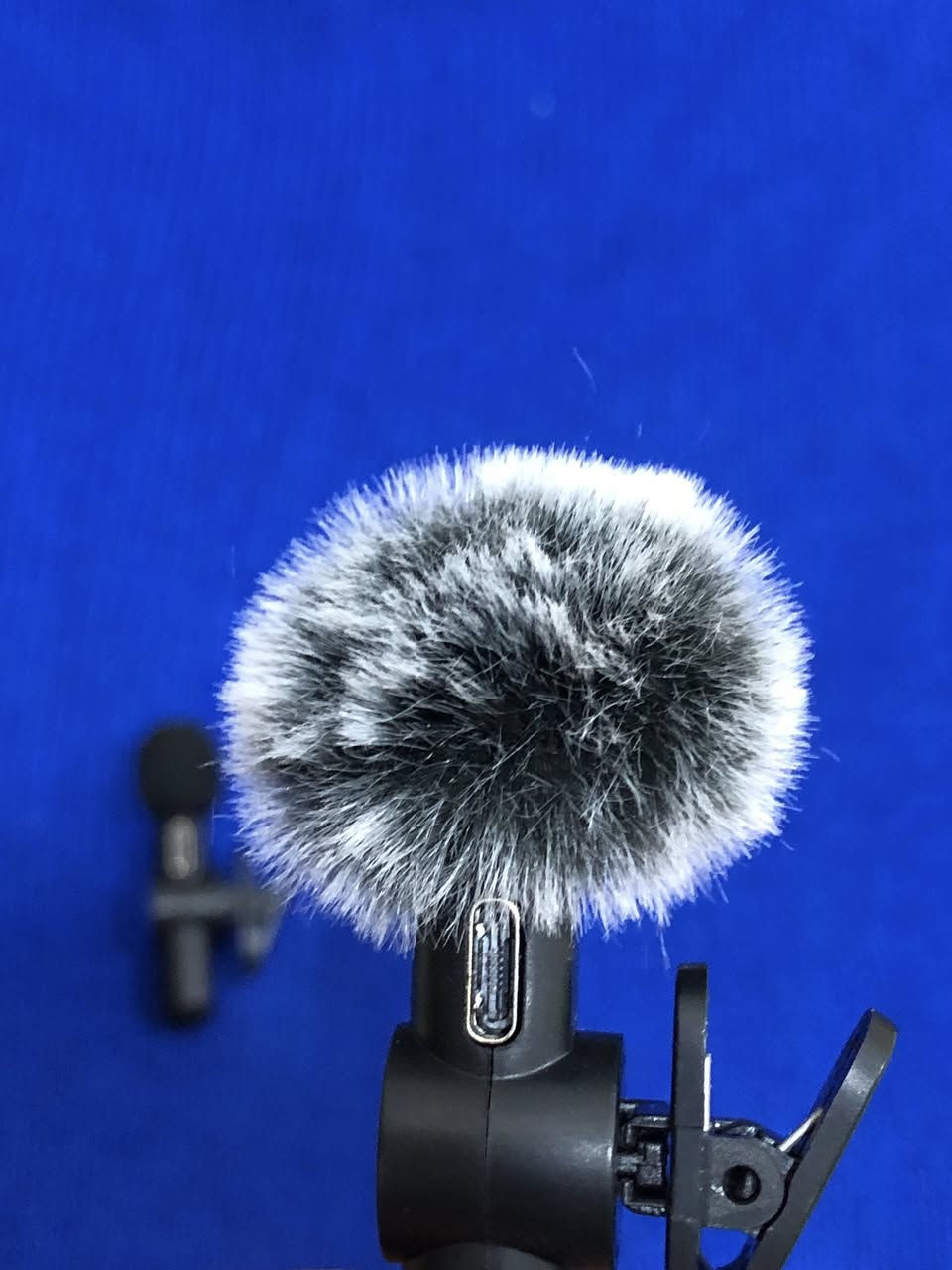 الأغراض للبيع لطلب الشراء (خاص)
كاميرا 5K تصوير 360 درجة مع قاعدة حمل للتصوير و دقتها كلش عاليه و حلوه 
٢- جهاز UGEE مع قلم جهاز بديل عن الماوس و كلش مهم للأشخاص المصممين و اصحاب الحاسبات و اللابتوب رائع بمعنى الكلمة 
٣- ماوس BaJeal الاصلي خفيف و مريح لليد و الشكل عالمي 
٤- ماوس hp عادي بسعر رمزي 
٥- نك مايك عدد 2 اصواتهم صافيه و كلش حلوه عن تجربه
وياهم جميع الاغراض اللي گدامكم للايفون و التايبسي بسعر مناسب


**إذا كنت صاحب هذا الإعلان وتريد حذفه لأي سبب، رجاءا أرسل رسالة إلى الدعم الفني**