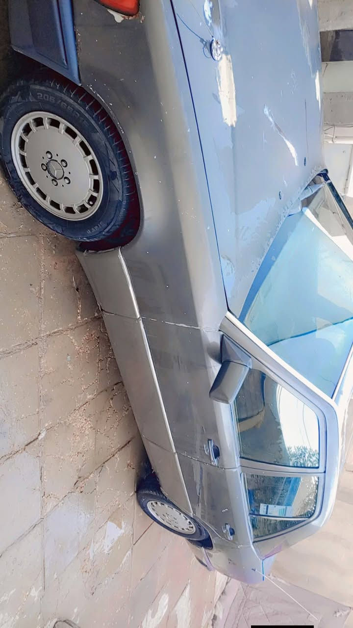 سلام عليكم مارسدس دب للبيع موديل 86 مكينه وكير بطه مكفولات رقم بابل مالكها بالنجف مداور ثاني يوم
حداديه جديده كهربائيات كلها شغاله 
لايت زنون 
بطاين نظيفات 
كشنات نظيفات 
بيها قاعده وحده مصلحه 
سعر 35 وبيها مجال مكاني نجف
***********
