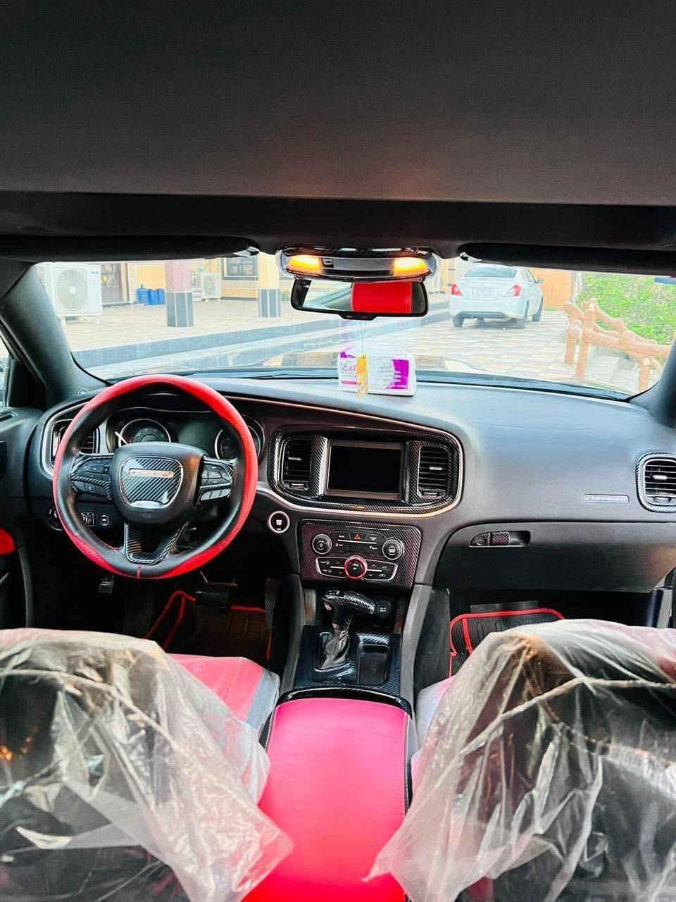 موديل ١٩ اريد مراوس برام اسواد فقط بدي قصير من ٢٠ وفوك رقم شمالي  
***********
