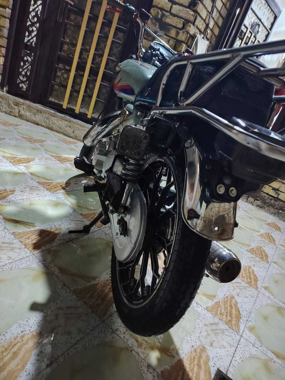 السلام عليكم دراجه سيفان للبيع على وضع الشركة مامتعوبه موديل 2023 أوراق اصولي احنه مطلعيه من المعرض *********** السعر 600
