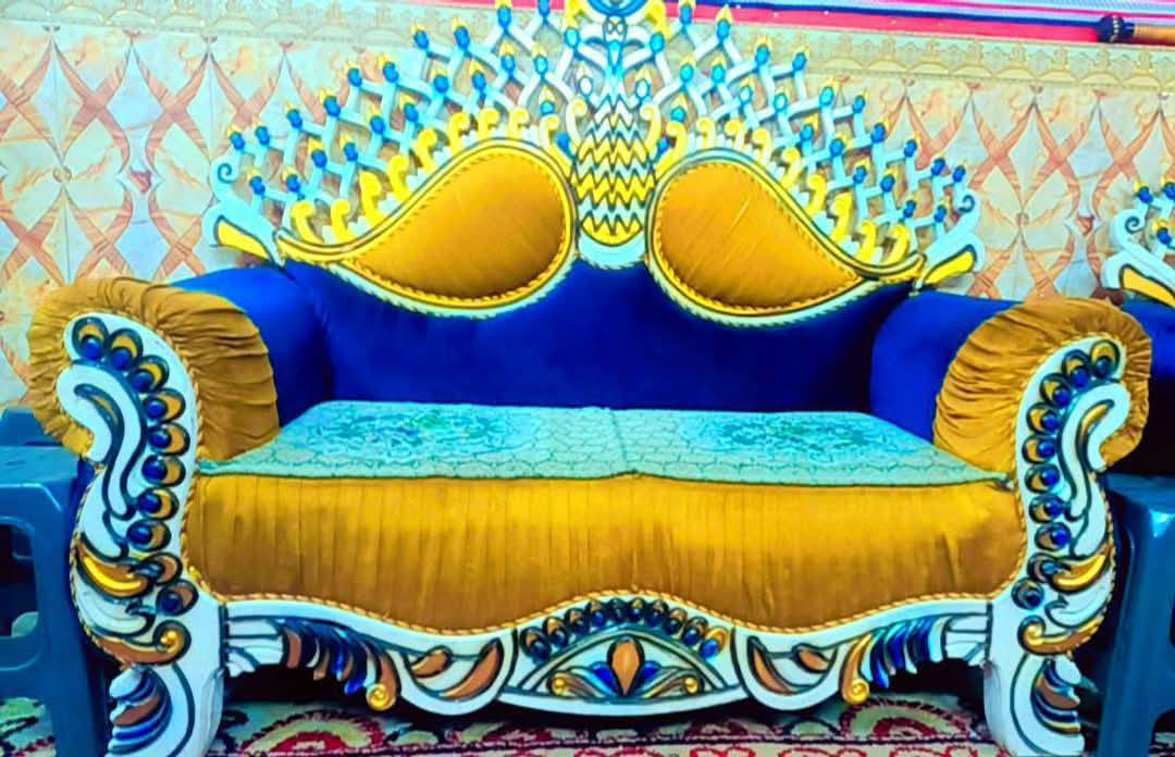 تخم ملكي أبو طاوس 10مقاعد تفصال تكمه  أخو الجديد يخبل السعر 275  مكاني بغداد الامين  *********** الي يريده يتصل
