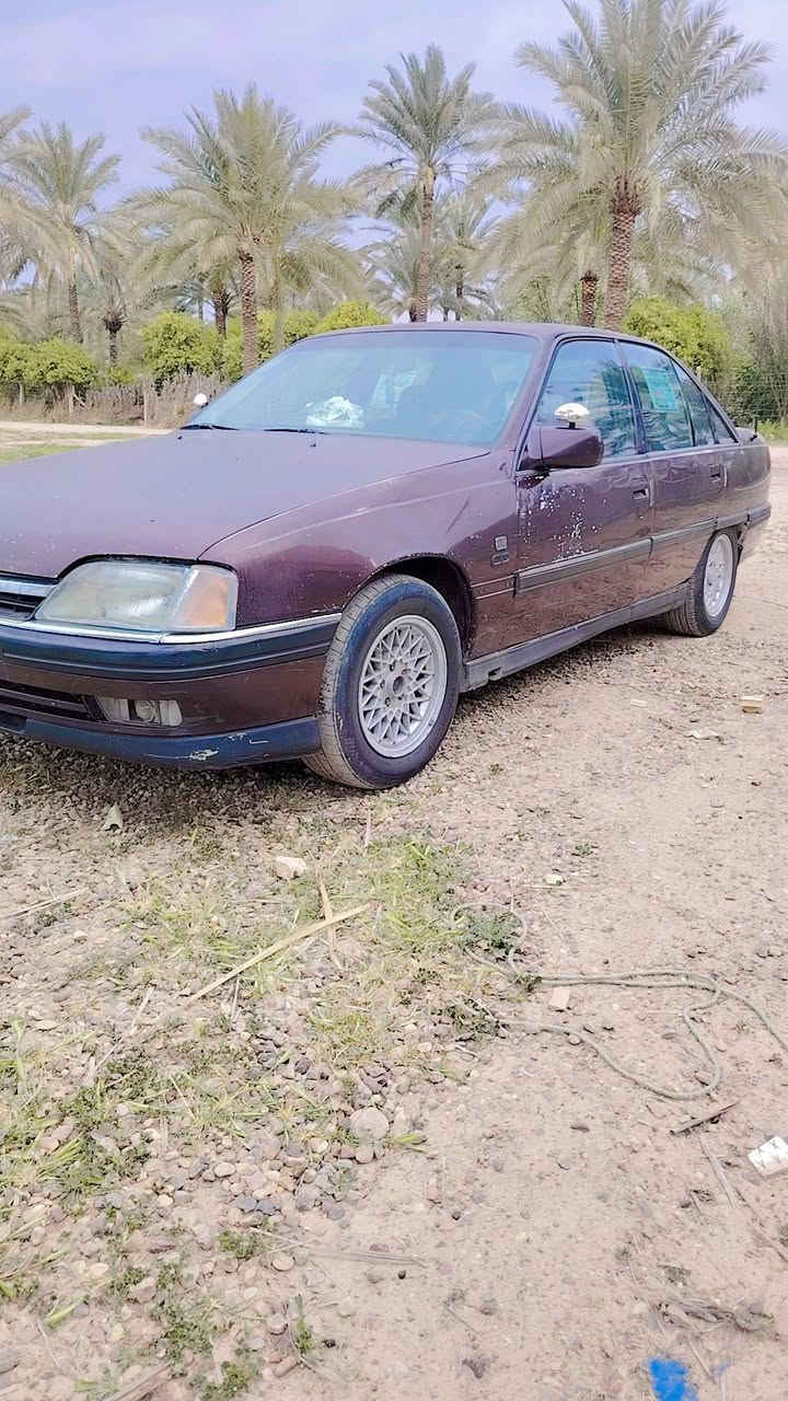 سلام عليكم سياره اوبل اوميكا موديل ٩٣ سياره خير من الله محرك صدر شرط كهربائيات كله شغاله تخم تاير جديد ولكشر شوف العين السعر ٣٠ وبيها مجال ***********
