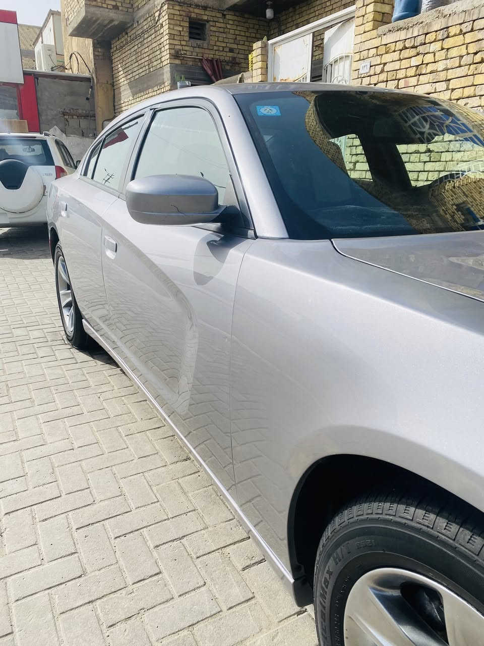 سلام عليكم
جارجر أمريكي ٢٠١٥ أصل رقم ذي قار 
تحويل مباشر رقم وسنويه جدد
تخم تاير حداده جديده كير مكينة كفاله
كلشي شغال اي نقص مابيها 
بيها مدكر وبنيد صبغ ومدكر خلفي صبغ 

سعرها (١٦٥) 
هـ / ***********
