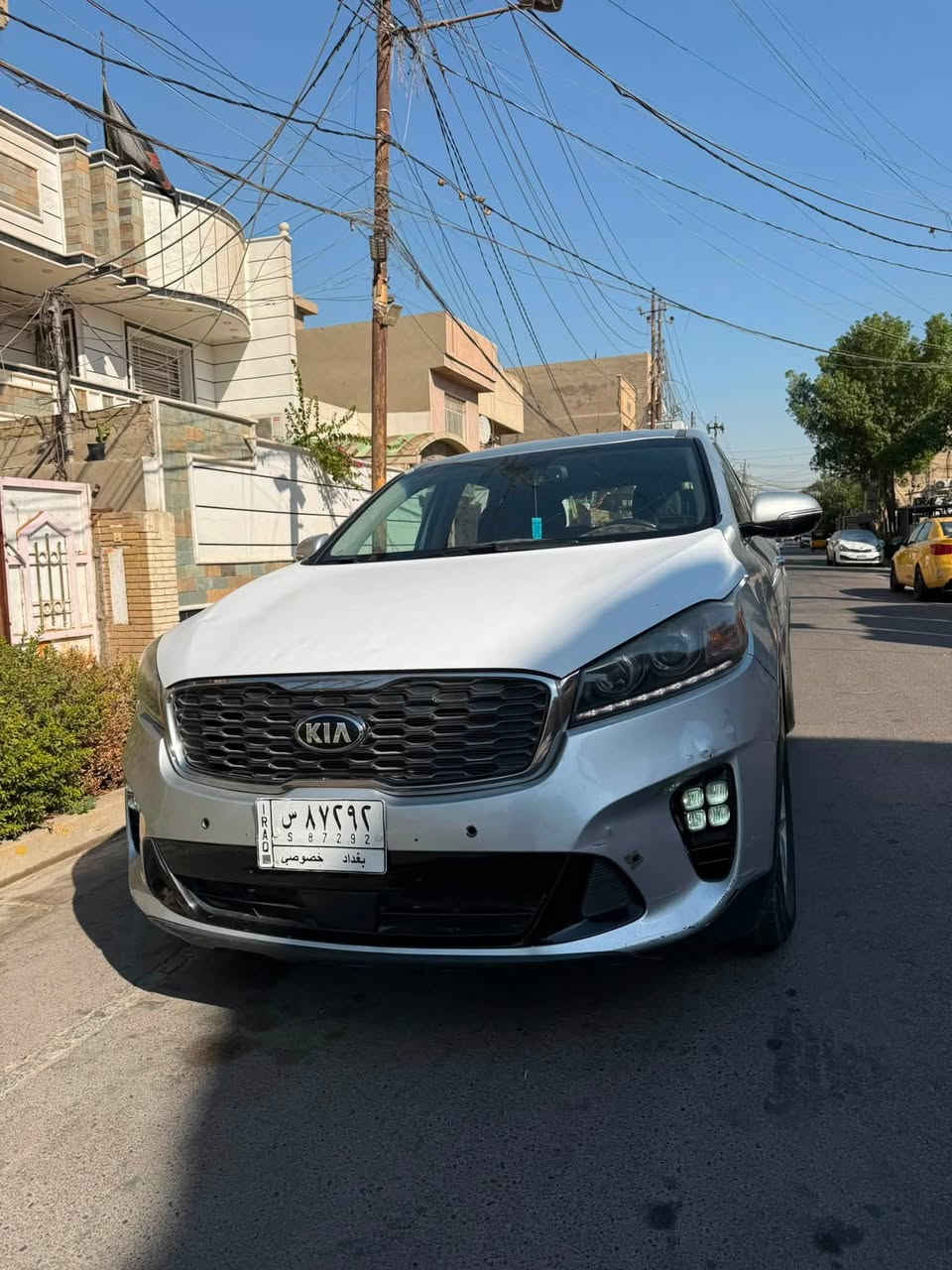 سورنتو ٢٠٢٠
لون السياره :سلفر 

مكينه ٦سلندر GDI

مواصفات السياره :نص فول 

١-شاشه كبيره 

٢-ثلاثه انظمه قياده 

٣-ابل كار بلاي 

٤-قطعتين تبريد ❄️

الباقي معروف بالنص فول 

ضرر السياره: في امريكا مبدل فقط بنيد و بالعراق مبدل قبق جنطه و يوجد بارد بسيط في مناطق محدده 

السونار مصحوب بالمنشور 

مكان السياره بغداد 

السعر ١٨٠ ورقه 

مجال بسيط جدا جدا جدا حق الجيه 

للاستفسار الاتصال :***********
