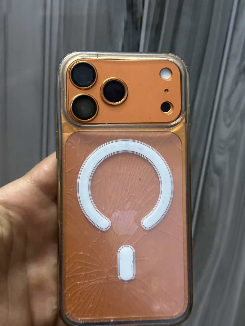 سلام عليكم لبيع 14برو ماكس ضهر مفلش مبدل شاشه ذكره256 بطريه100 سعر575 مكان بلديات شارع لمصرف ***********
