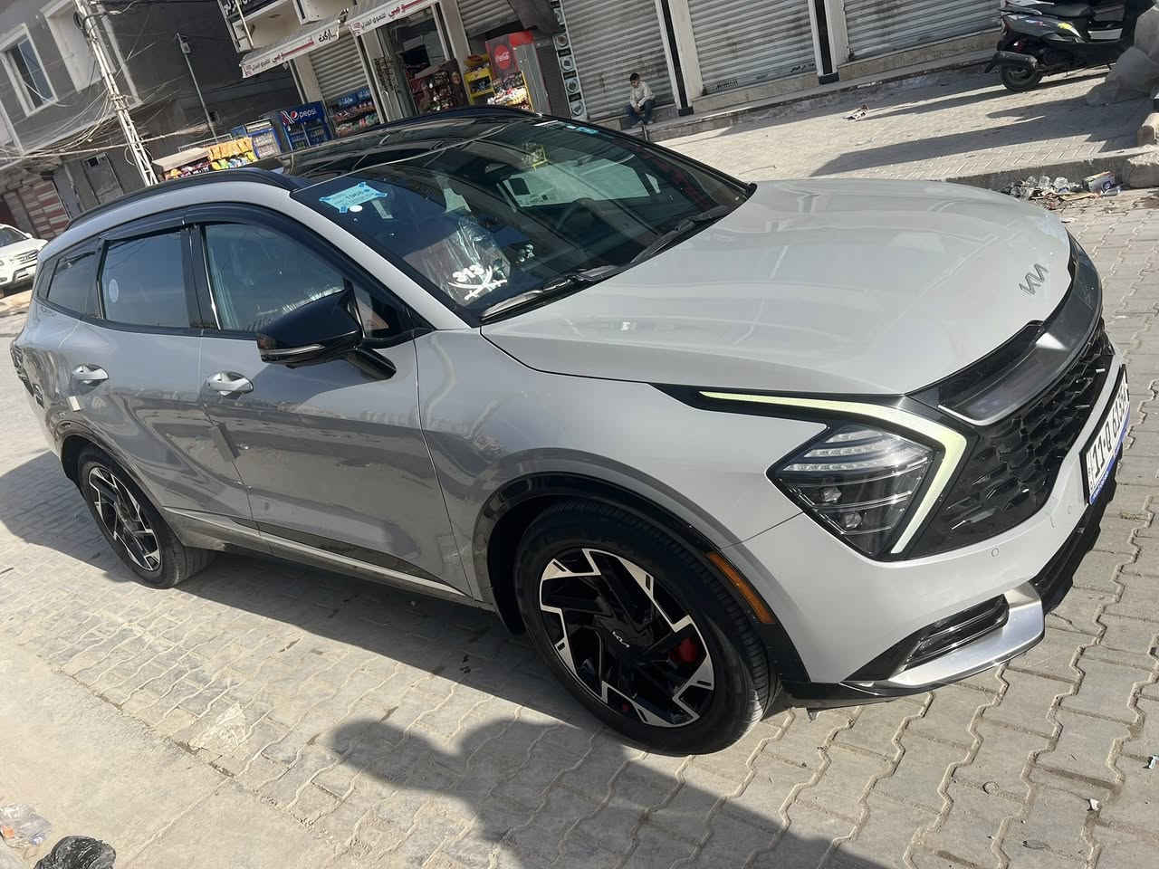 سلام عليكم كيه سبورتج برستيج فول الاخير الون سمنتي موديل 23 ماشيه 48كلش جديده وحلوه الحادث قطعه واحده  العنوان بغداد جميله رقم الهاتف ***********السعر 238
