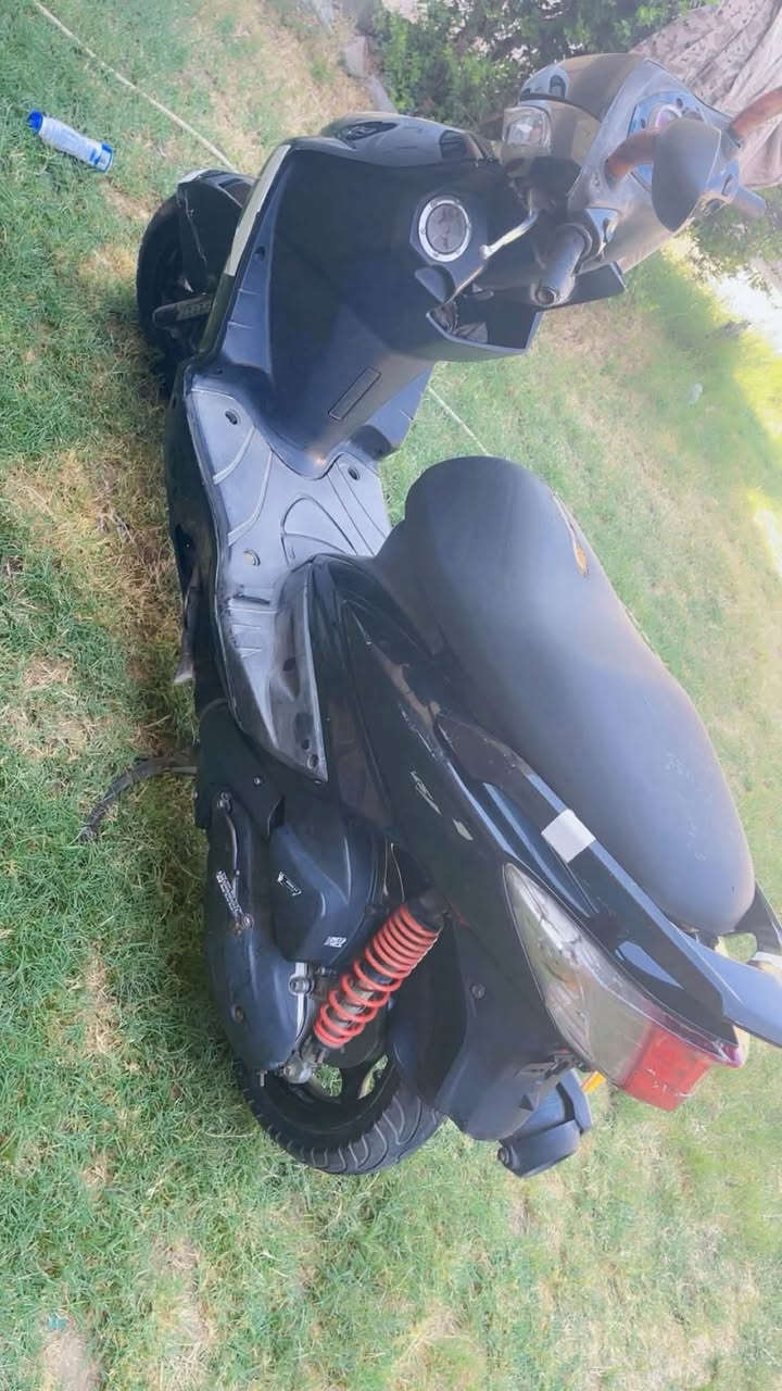 دراجه سكنس فحل نضيفه مكينه بلاديه نضيفه بمعنى الكلمه الدراجه رايدها 875اوبيها مجال المو شراي لا يتعبني اوراقها كاملا المكان بغداد الجديده


**إذا كنت صاحب هذا الإعلان وتريد حذفه لأي سبب، رجاءا أرسل رسالة إلى الدعم الفني**