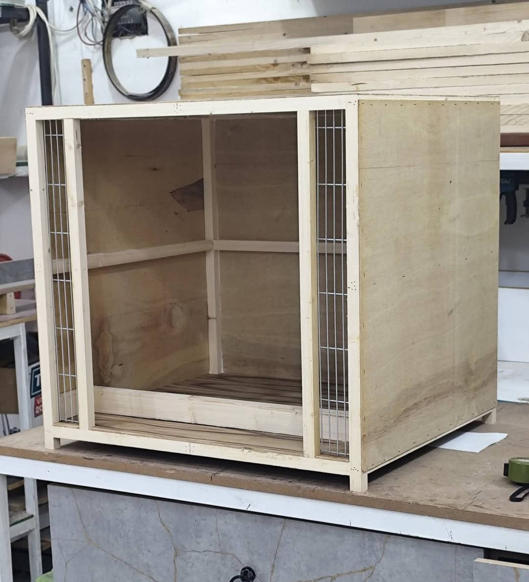 خانه دجاج القياس 60في 65 في 70  مستعدين توفير جميع خانات واقفاص الحمام بأنسب الاسعار وبجوده عليه حمام الزينه ودجاج الزينه  والقطط وكل انواع الحيوانات الاليفه  

***********
 واسط كوت حي الحكيم نزلت مستوصف الحياة
