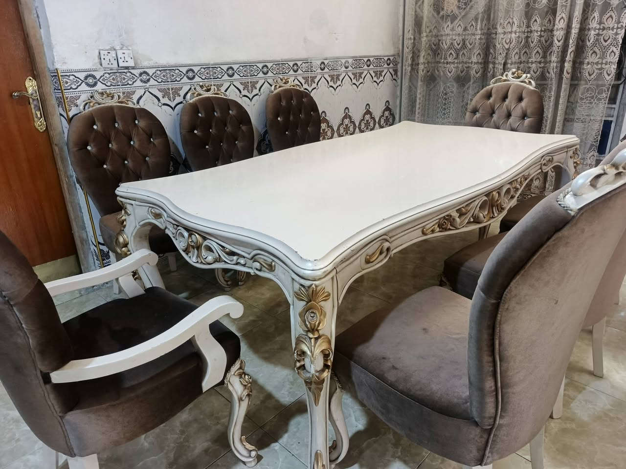 ميز طعام مستخدم
للاستفسار الرقم 
***********
