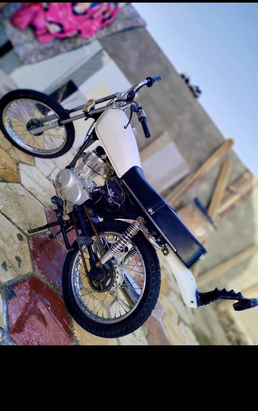 السلام عليكم دراجه نامه كلك للبيع محرك انتنس ما مفتوح دراجه نضيفه اي نقص ما بيه العنوان ناصريه السعر خاص رقم الهاتف ***********
