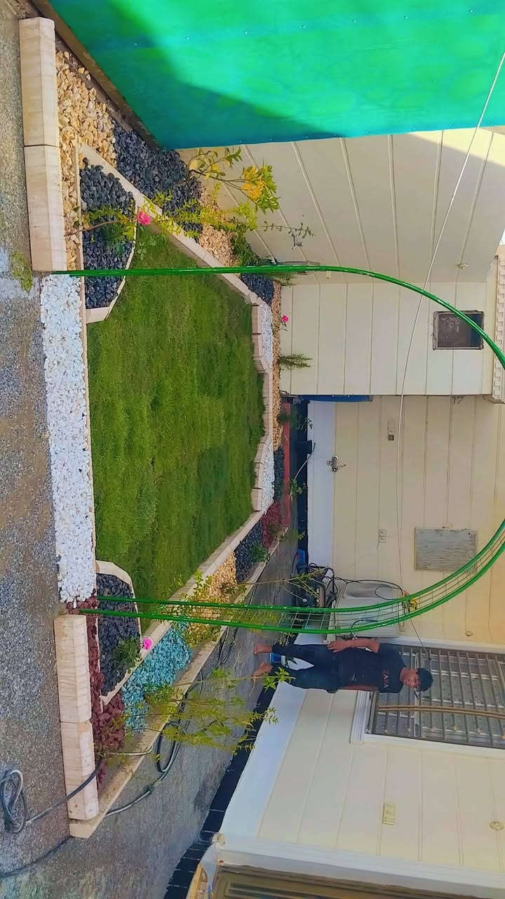 حسن لديكور ***********
عمل ديكورات درجه اولى نقشات شلال نافوره وبأسعار مناسبة
