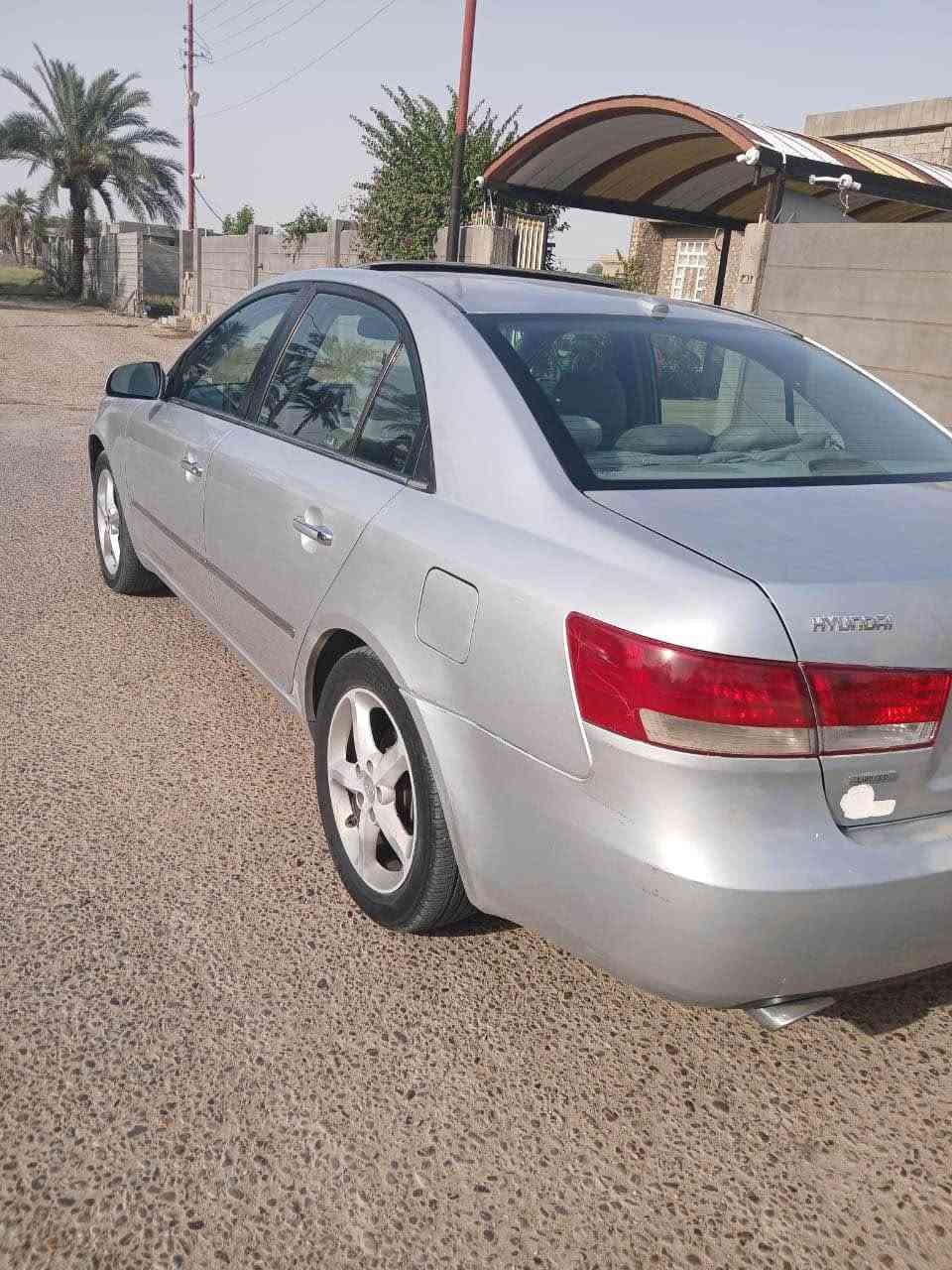 السلام عليكم سوناتا 2008 للبيع 
وراد امريكي بدون حادث 
 لمتدد فول مواصفات 
مكفوله مــن الضربه او الحادث و محرك و كير جديد اكفلهن 
و ترايها انطيك بيهــآ للبصره 
محرك 6 سلندر 3300 
تبريد ثلج 
السعر 105 و بيهــآ مجال 
ترهم قسط او نقد 
مكان السياره الانبار الرمادي 
للاستفسار (***********) واتساب او اتصال الرمادي, الأنبار
