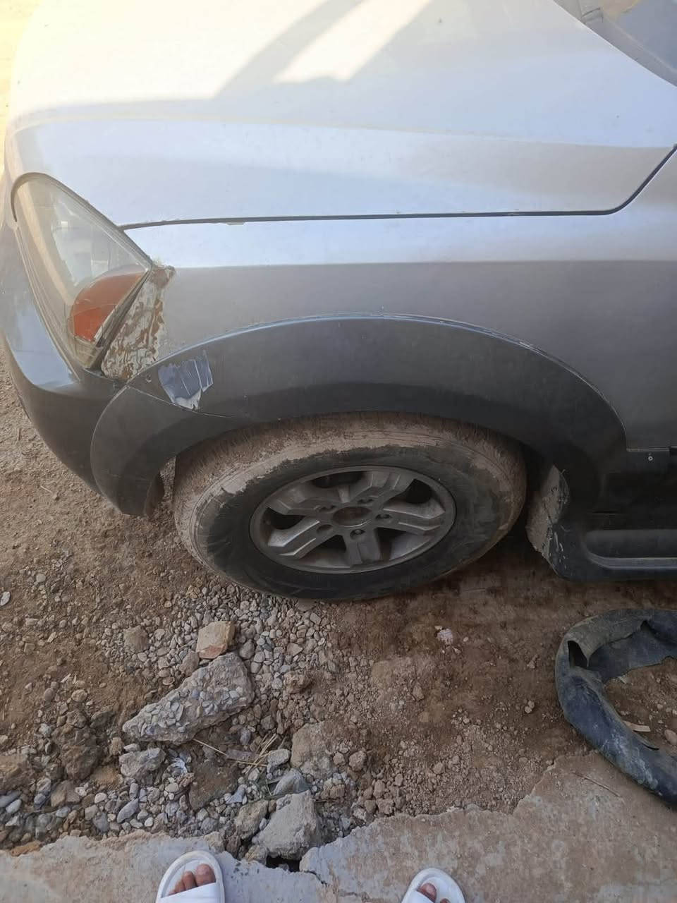 السلام عليكم 
سورنتو 2006وارد امريكي محرك 3500 بيهه طبك بظفيرة الكير ومعاملة محاور بيهه ظربه الجاملغ جهة السايق الامامي مكاني حي الوحده قرب بسمايه رايدهه 65 رقمي ***********
