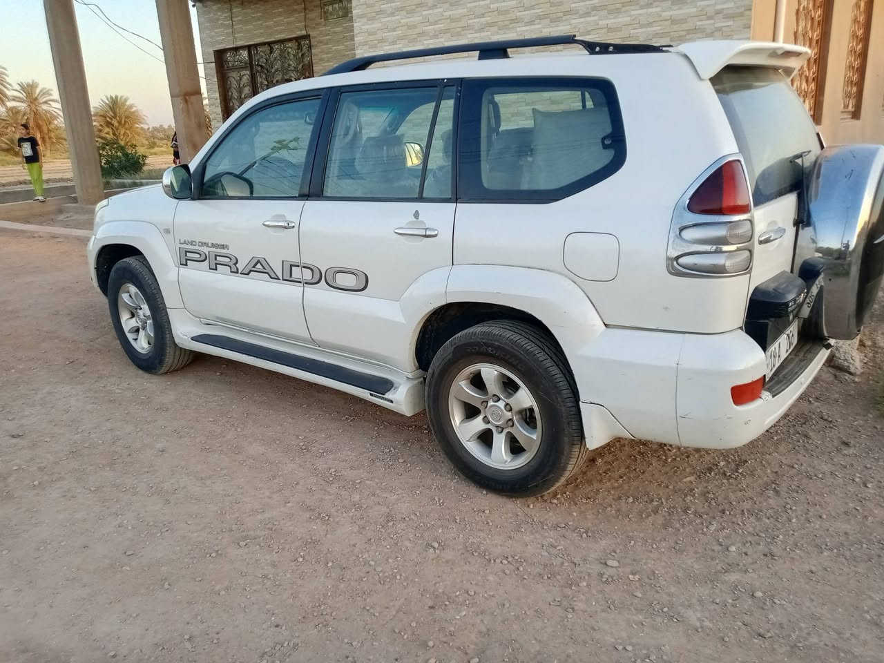 سلام عليكم برادو للبيع موديل ٩كويتي أربعة سلندر جاهزه على اخر حبابه رقم بابل دولي باسمي مكينه جديده كير جديد حداديه خلفي امامي جديد باتري جديد تدفئة تبريد ثلج تخم تاير جديد كفاله عامه برغي مامفتوح بيه فقط بيه اثر جيلاتين مال الشركه على القماره وشويه على البنيد السعر ١٧٩ وبيه مجال المكان الديوانية الاتصال ***********
