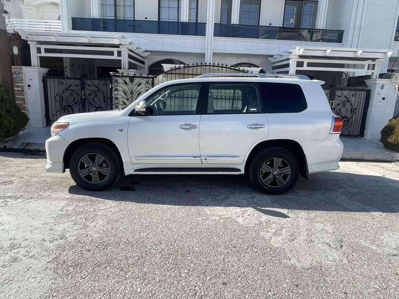 للاندگرۆزەر 2010  بـــــێ سبوع
6 پستۆنە
***********

ئـەگەر سەیارەکەت دەفرۆشیت نامە بنێرە با بلاوی کەینەوە لۆت
