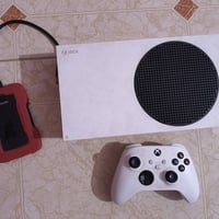 Xbox series S للبيع شرط الفحص و الضمان استخدام قليل جوستك اصليه هارد 1...