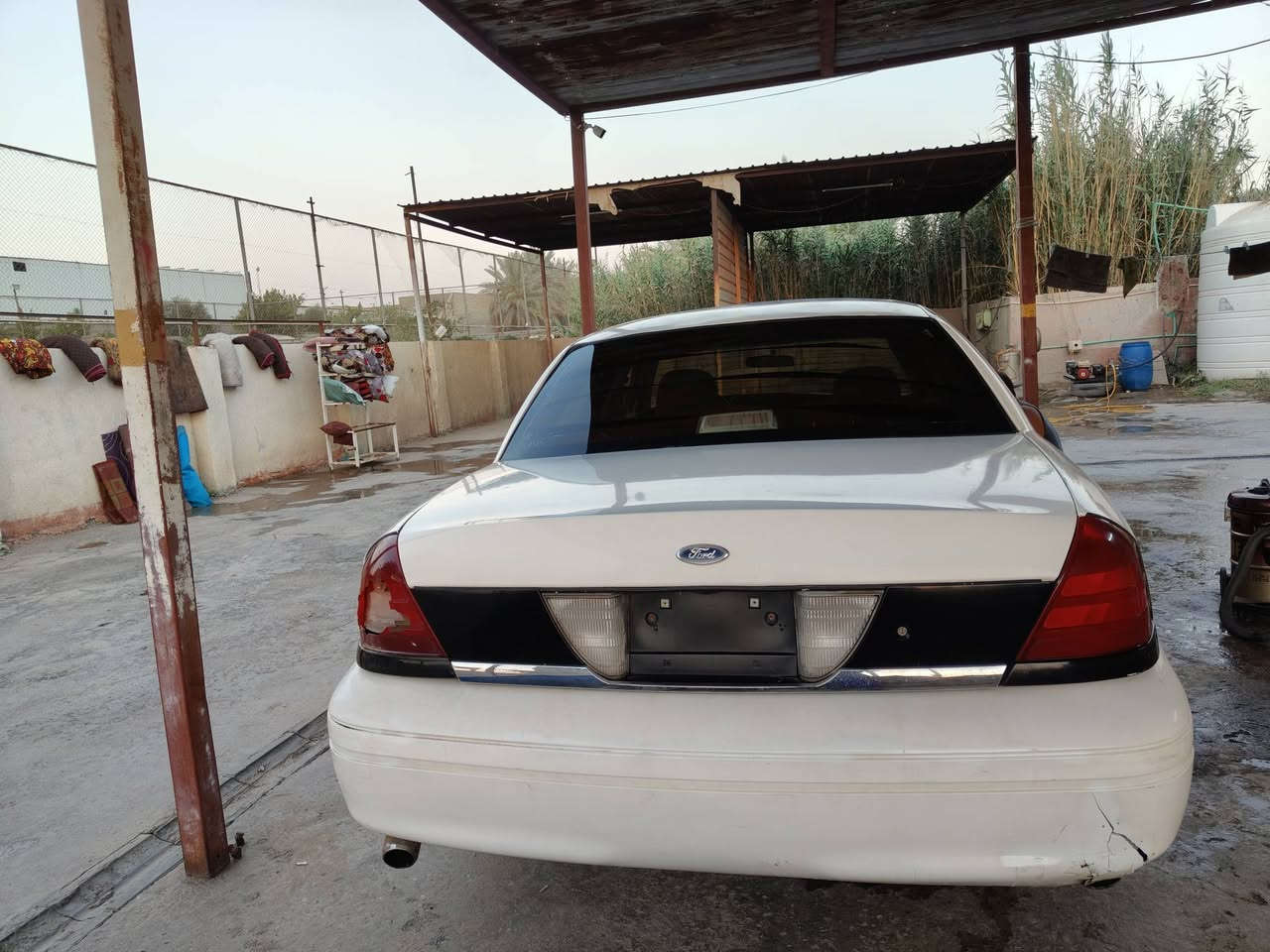 السلام عليكم فورد كراون فكتوريا بوليسي 2007 مال مزاد نقصهة شغلات بسيطه مسجل وحداديه نص عمر عنوان بابل السعر 26.       ***********
