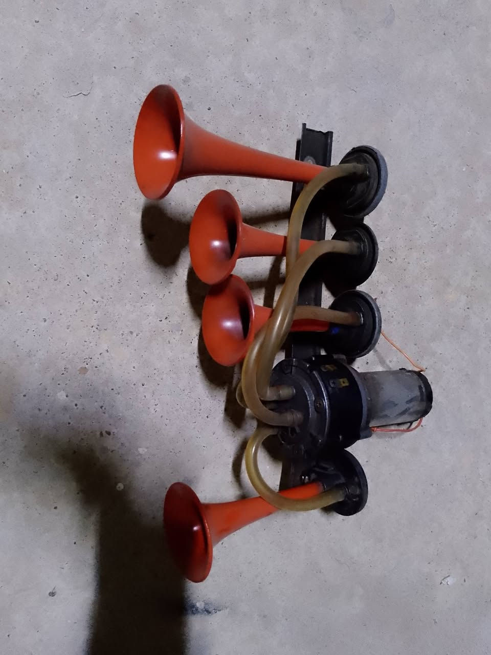 غراض سيارات للبيع
مرايه اصليه مال كصه مال جهت السائق مال كيا ريو او برايد السعر 65 وبيها مجال 
هورن هواا شرط شغال السعر 125 وبي مجال 
گيج افيو شغال السعر 20 وبي مجال 
مسجل افيو شرط اصلي وشغال السعر 25وبي مجال 
دكم تبربد لمس مال افانتي الانتره السعر 15وبي مجال
مسجل الانتره اصلي وشغال السعر 35وبي مجال 
 راديتر مال كيا ريو او اكسنت السعر. 30   وبيها مجال 
گبات افيو انضاف مال شركه حجم 14 السعر 70 وبيهن مجال
 الوياله حجم 14 نضيفات حيل شرط لا عواج ولا كسر السعر 65 وبيهن مجال 
كيج الانتره شرط شغال ونضيف السعر 30 وبي مجال
كيج اكسنت دبدوب شرط شغال السعر 15 وبي مجال 
***********
