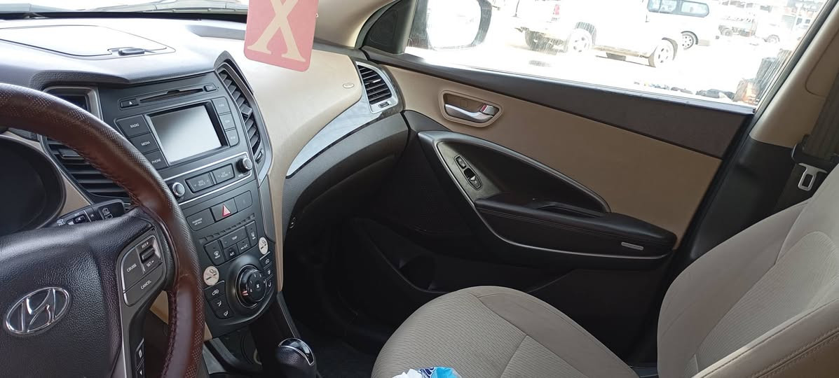 للبيع سنتافي 2017 وارد امريكي تبديل بنيد فقط بدون دواخل والباقي كفاله عامه جاهزه تخم تاير حداديه تبريد محرك 2400 مع الكير كفاله ماشيه 75.  الف فقط سيارة جديده لون برتقالي السعر 158. وبي مجال بسيط العنوان ناصريه مركز للاتصال ***********
