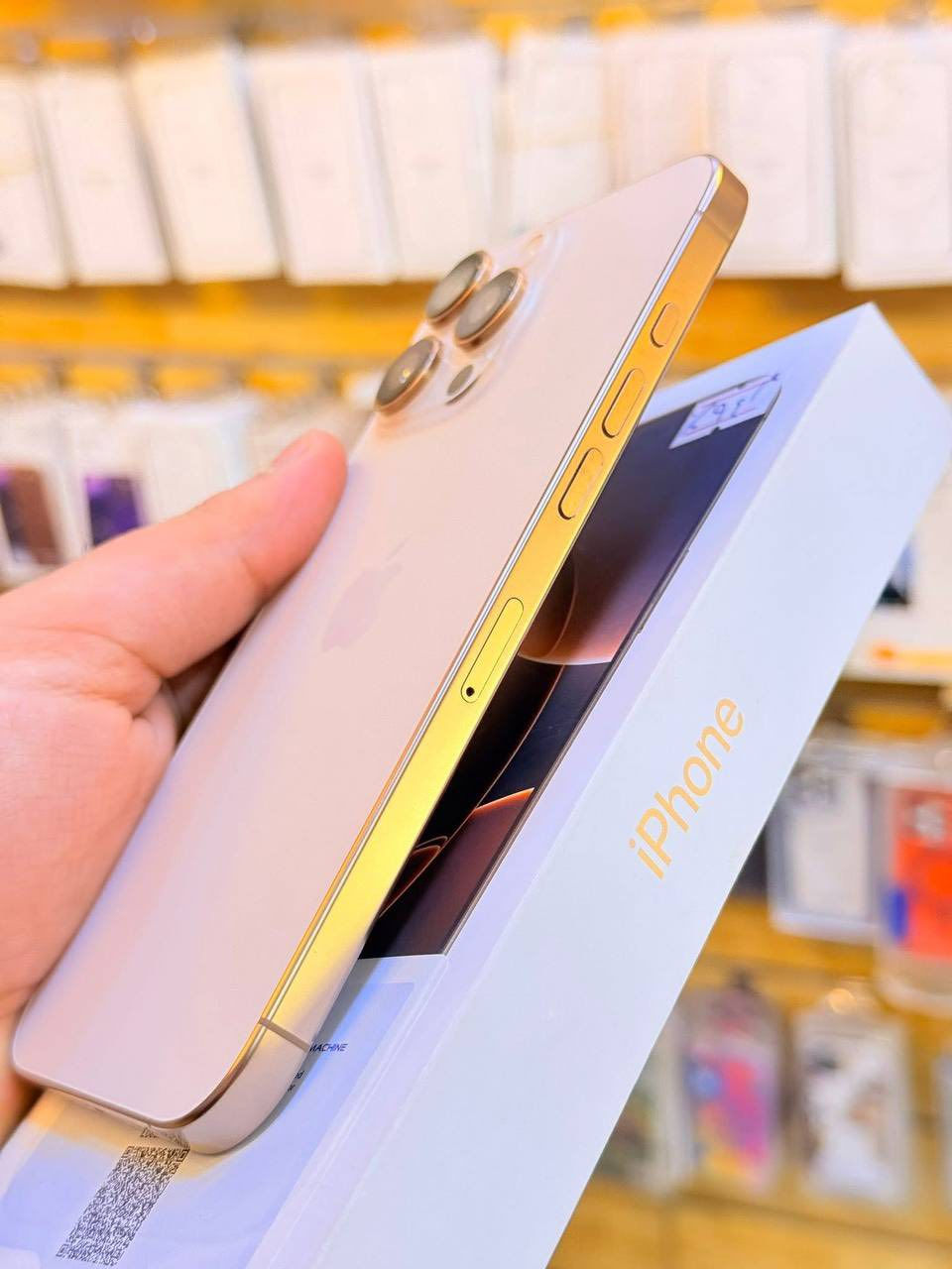 ايفون 16برو ماكس ذاكره 256بطاريه 94‎%‎جهاز اخو جديد زلغ واحد مابي وتر بروف جهاز بمعنه كلامه نضيف عربي شرق اوسط اصلي نموذج Mاصلي لا مفتوح ولا مصلح ملحقات كامله ضمان 5ايام من مركز 
سعر 1275الف قفله من الاخير 
بغداد البياع 

***********
