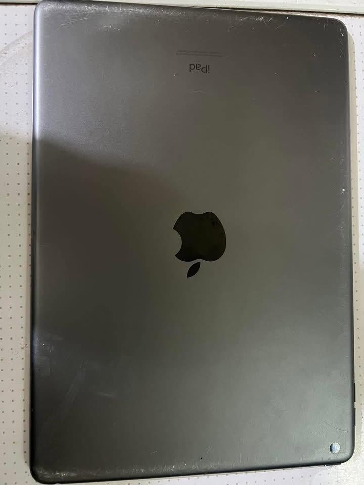 السلام عليكم
للبيع ايباد الجيل التاسع (Ipad 9) مستعمل
نسبة البطارية 83‎%
سعة التخزين (64G) لون رصاصي
الايباد ابداً ما مفتوح 
بدون شاشة حماية…الضهر بيه خدوش مثل ما تشوف بالصور
ما بيه أي مشكلة كل شي فووول📱👌
السعر(250) وبي مجال 
المكان بَغداد


**إذا كنت صاحب هذا الإعلان وتريد حذفه لأي سبب، رجاءا أرسل رسالة إلى الدعم الفني**