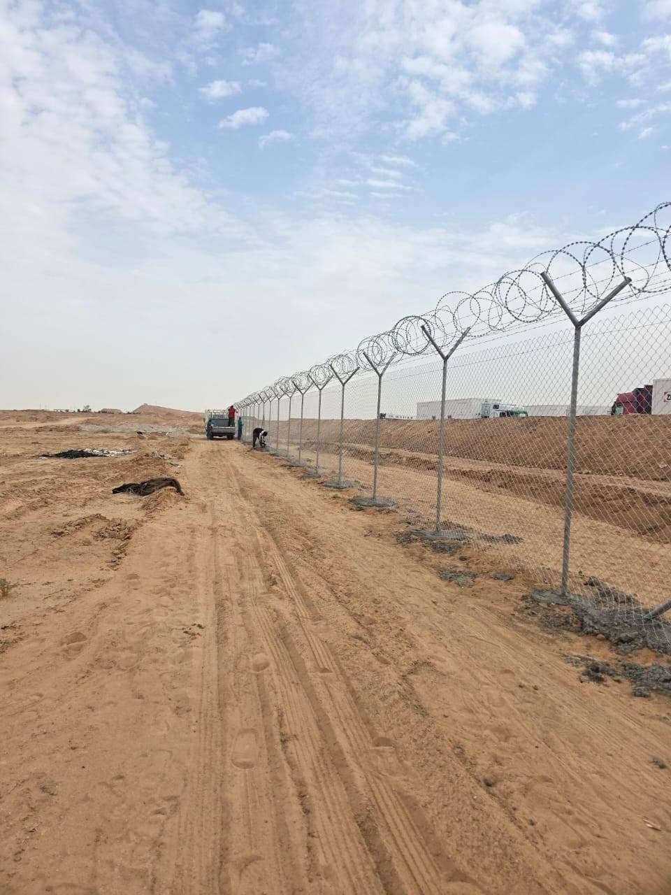 سلام عليكم نعمل كافت اسيجه ابي ارسي سعر المتر ٤ونص له ٩الف كامل كرسته وعمل
***********
