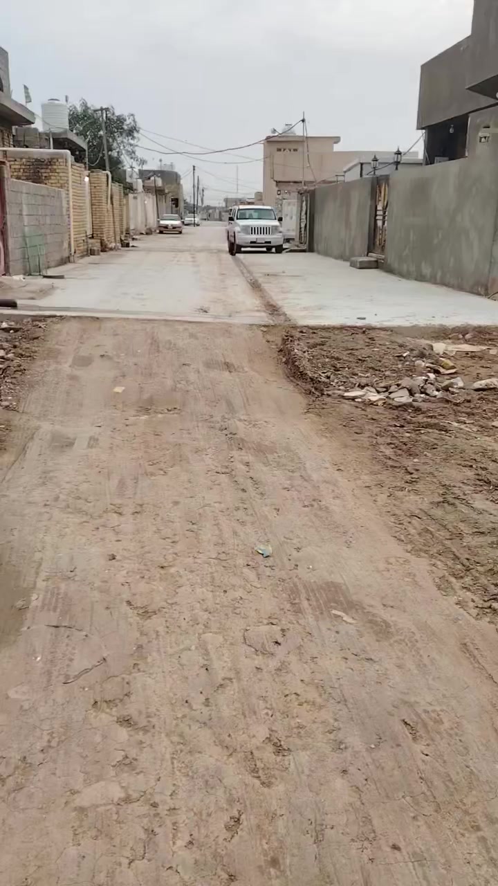 قطعه للبيع في واسط كوت منطقه البيضاء مساحه ١١٥ وبيه الوجهه ١١ متر و النزال ١١ متر شارع ٣٠ متر السعر اتصال على رقم ***********
