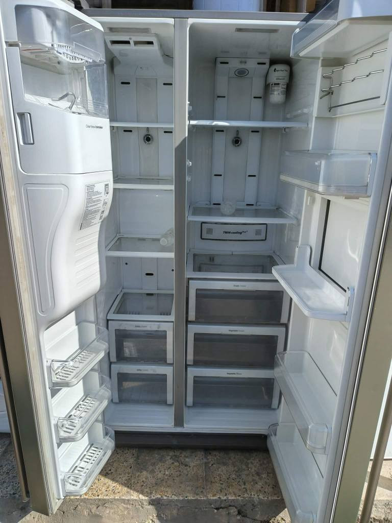 ثلاجة ومجمدة سامسونج الاصلية بابين فول نظافة وشررط الشغل والنظافة.. اقتصادية..
السعر راسلوني خاص او اضغطو مراسلة تحت المنشور موصل, نينوى


**إذا كنت صاحب هذا الإعلان وتريد حذفه لأي سبب، رجاءا أرسل رسالة إلى الدعم الفني**