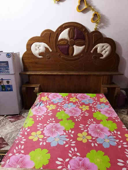 سلام عليكم غرفة أخشاب للبيع
ما متعوبه فقط بيهه كسر بي چربايه السعر 675
وبيهه مجال لطيبين 
للاستفسار
الرقم ***********
