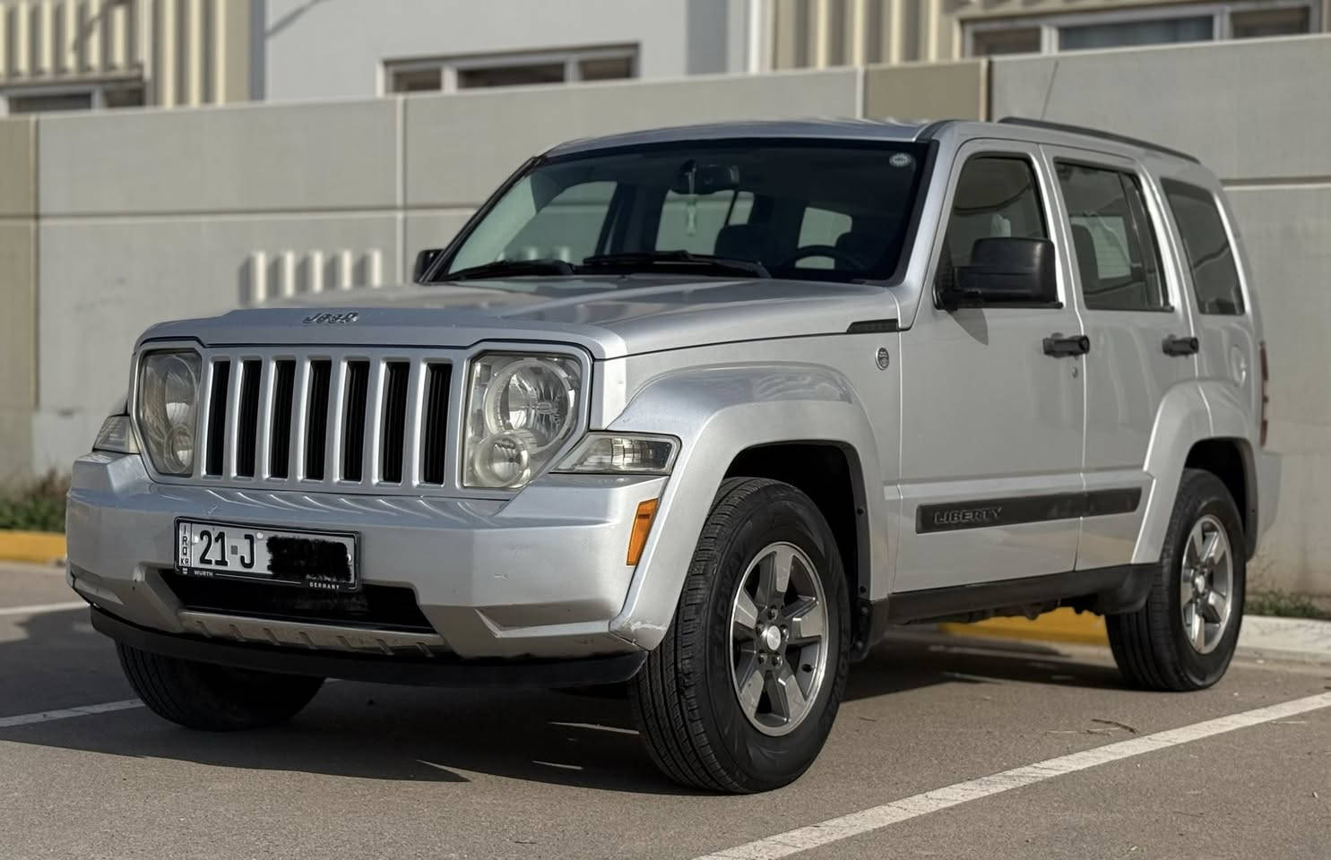 سلام عليكم
جيب لبرتي موديل ٢٠٠٨ محرك ٣٧٠٠ رقم سليمانية الجديد باسمي
رقم وهزه و سنوية كله جديد تريد وكالة او تحويل اني حاضر
السيارة نظيفة خارج وداخل
و جاهزة من كلشي 
كير محرك كهربائيات تبريد تدفئة صدر كله مكفول
تخم تاير جديد
بيها صبغ بنيد فقط بدون دواخل / ايرباكات كلها سليمه
مكان السيارة بغداد / الكرادة
السعر المطلوب / ٩٤ $ ورقة
للإستفسار / ***********
