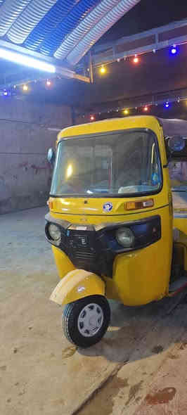 سلام عليكم دخول 2017اصفر  بلاديه فقط صبغ بلغود 
تكتك قطره خياس مابيه نضيفه
سعر 4300 رقم سنويه نكليزي لوحات مستلم بسمي 
مكان بلديات 
***********
