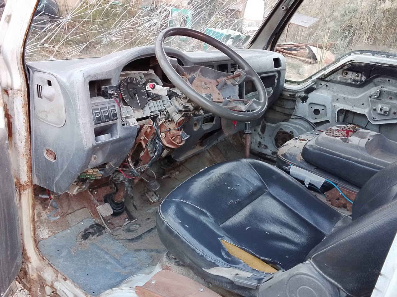 السلام عليكم فونتيرا بدون راعي ما اندل راعيها ابيعها بدون راعي تكفل من السرقه والعشر سعر 20 ورقه وبها مجال بسيط مكان السياره كربلاء ***********
