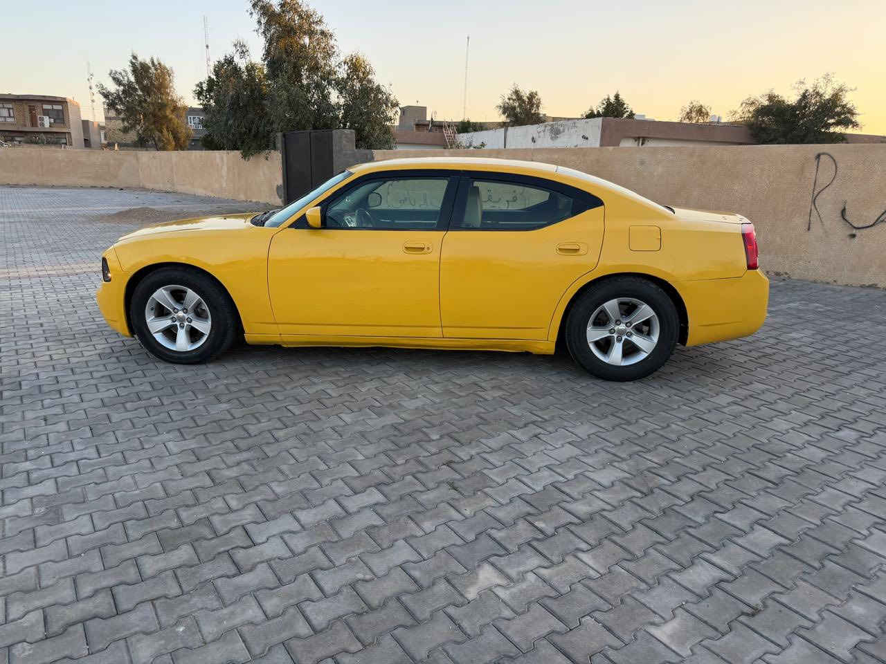 السلام عليكم جارجر موديل 2009 
مكينه3500مكينة و كير مكفولات 
السيارة مكفوله ماعده جاملغ مبدل والسونار موجود بل منشور 
السيارة جاهزه 
من تخم تاير حداديه جديده تبريد ثلج خط وبحث مصفرات السعر 90الشراي والمجال بسيط 
شرط التحويل السنويه نافذه لازم تحول انطيك مجال بسيط للتحويل واني بل خدمه 
***********
العنوان واسط الكوت 
ذكرت كل التفاصيل 🌹
مكلف بلنشر وغير متواجد على الإنترنت 🛜
