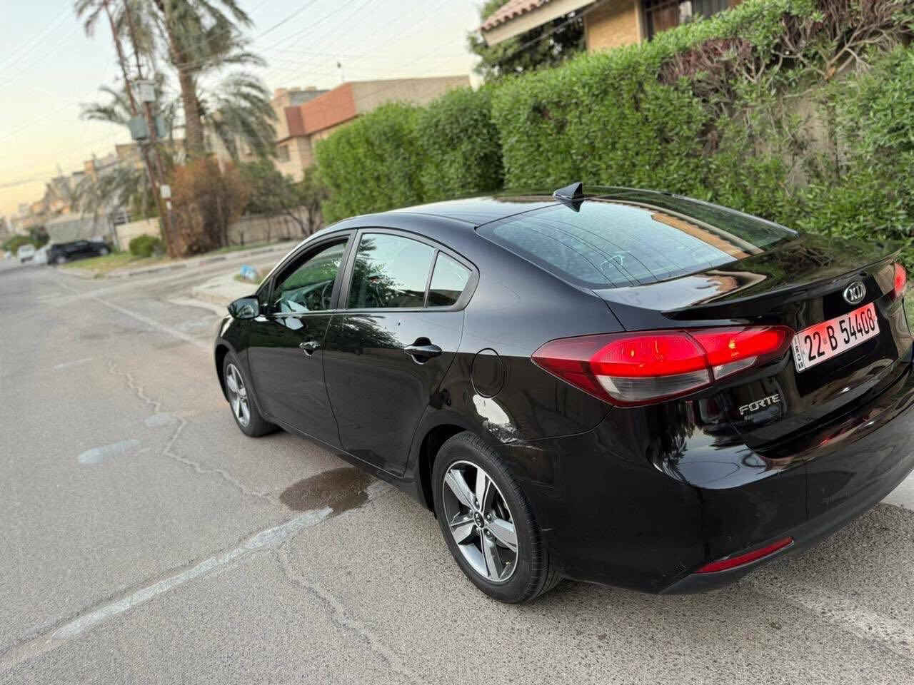 السلام عليكم اخوان فورتي 2018 مواصفات :
📌محرك 2000 دوش 
📌كير AT المرغوب 
📌شاشة تدعم كاربلاي 
📌حساسات امامي خلفي
 📌كروز سرعه 
📌3 وضعيات قيادة 
📌تحكمات ستيرن 
سيارة كير و محرك و تبريد و صدر خير من الله
رقم أربيل الإنكليزي الجديد سنويه و هزه جدد لسنة 2026 
حادث بسيط ربع البنيد و جاملغ جهة الليمنى السعر 120 و بيها مجال بسيط السياره جداً نظيفه مكاني بغداد/ جميلة 
رقم الهاتف  ‭***********‬
