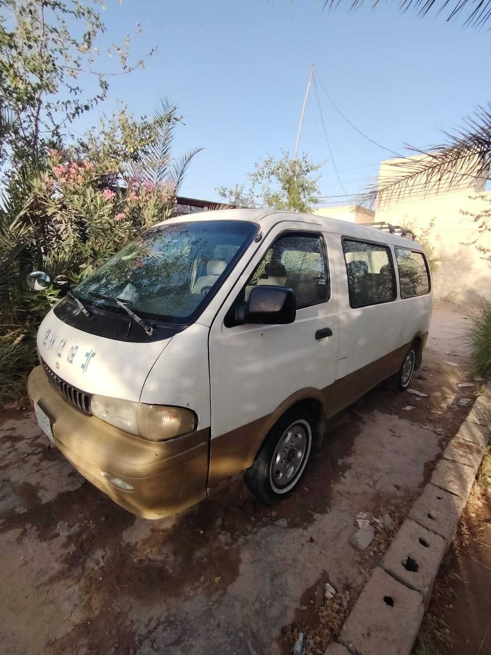 سلام عليكم 
كيا بريجو للبيع 
موديل 1997 سياحي مكينه 3000 سوبر مكينه وكير واكسن و بم  شد حاويه  باتري جديد تخم تاير السياره  مصبوغه احزام  رقم بغداد مشروع وطني باي محافظة تداور 
سياره بسمي سنويه لغايه 2028 
مكاني نجف /مناذره 
السعر 62 وبيه مجال للشراي
 رقم الهاتف ***********
