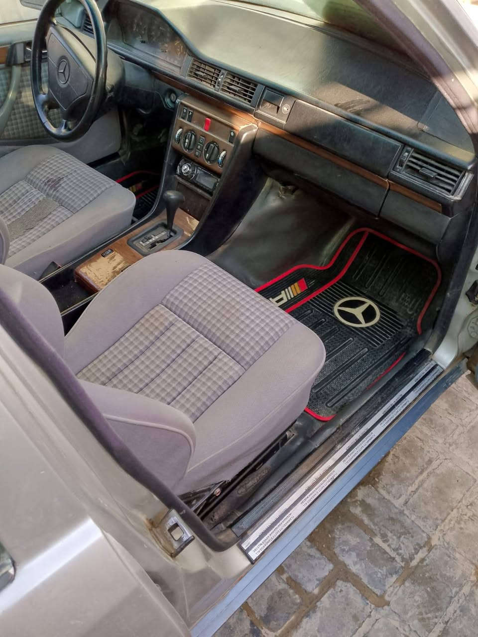 السلام عليكم مارسدس دب 300 محرك كير vvt3000 خير من الله تخم تايرات تبريد رقم انكليزي بأسمي تحويل ثاني يوم سعرها 58وبيها مجال ***********
