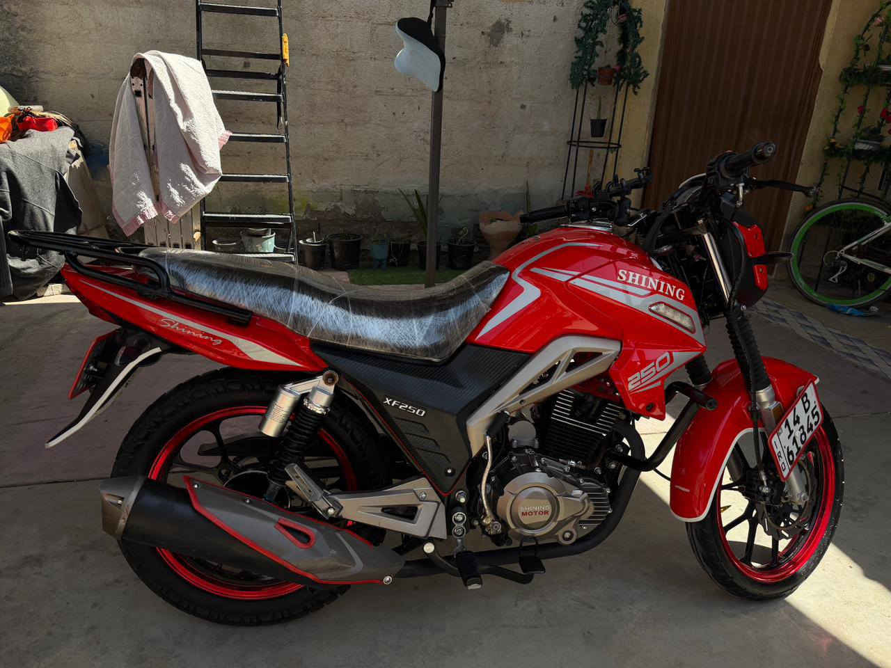 شايننك 250cc برغي ما مفتوح بيهه مكفوله من كلشي شرط إذا مفتوح برغي بالمكينه ترجع رايدهه ب 2750 وبيهه مجال بسيط عنواني بصره زبير *********** الزبير, البصرة
