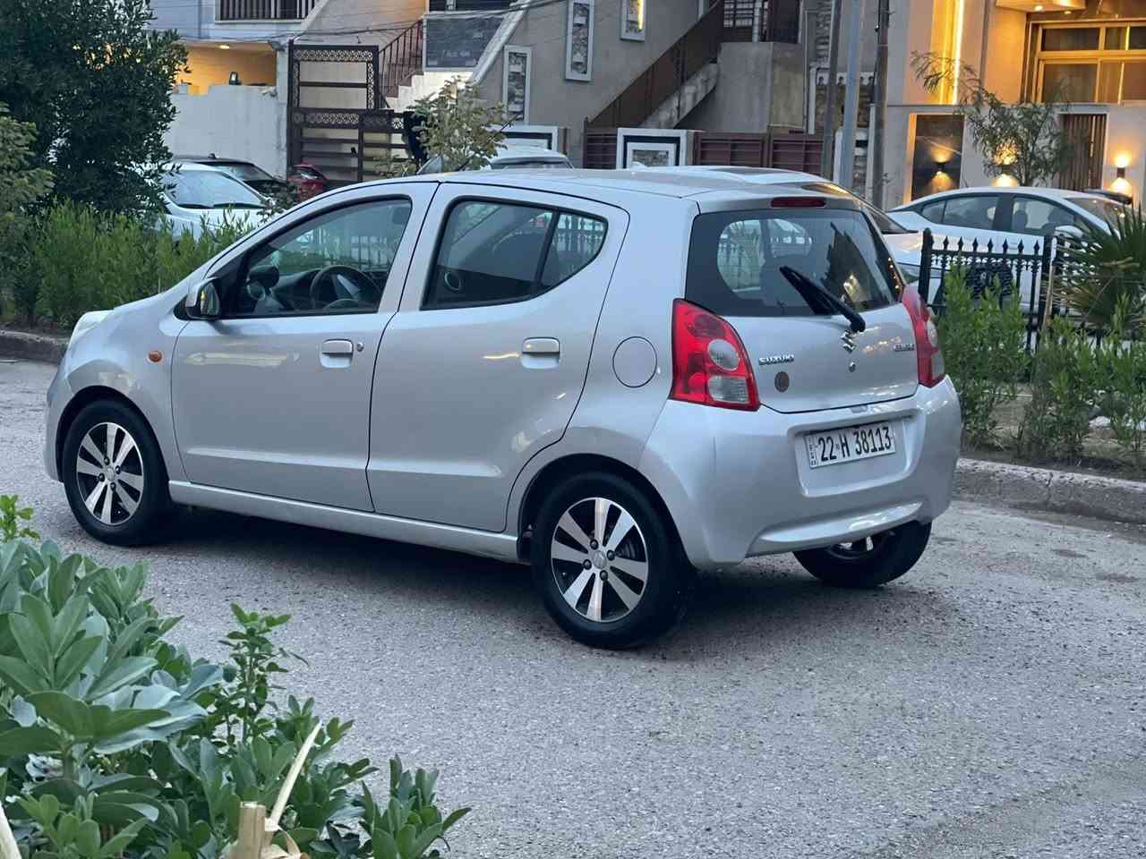 السلام عليكم
للبيع سازوكي سيليريو (ياباني) وارد خليجي موديل ٢٠١٤

رقم اربيل دولي سنوية لل ٢٠٢٨  تحويل مباشر 

مكفولة من الحادث والتبديل والايرباك 

بيهة صبغ تجميلي ثلاث مكانات وعندي صورهه قبل الصبغ اثر طخات بسيطة بدون دواخل 

كير محرك حدادية مكفولات تدفئة وتبريد شغال تخم تاير وشاشة وكامرة ودوشمة جديدة السيارة جاهزة ونظيفة ماشية ١٠٥ كم 

السعر النهائي من الاخير ٦٨ ورقة قفل مكانهه بغداد ضباط الجهاد 

***********
