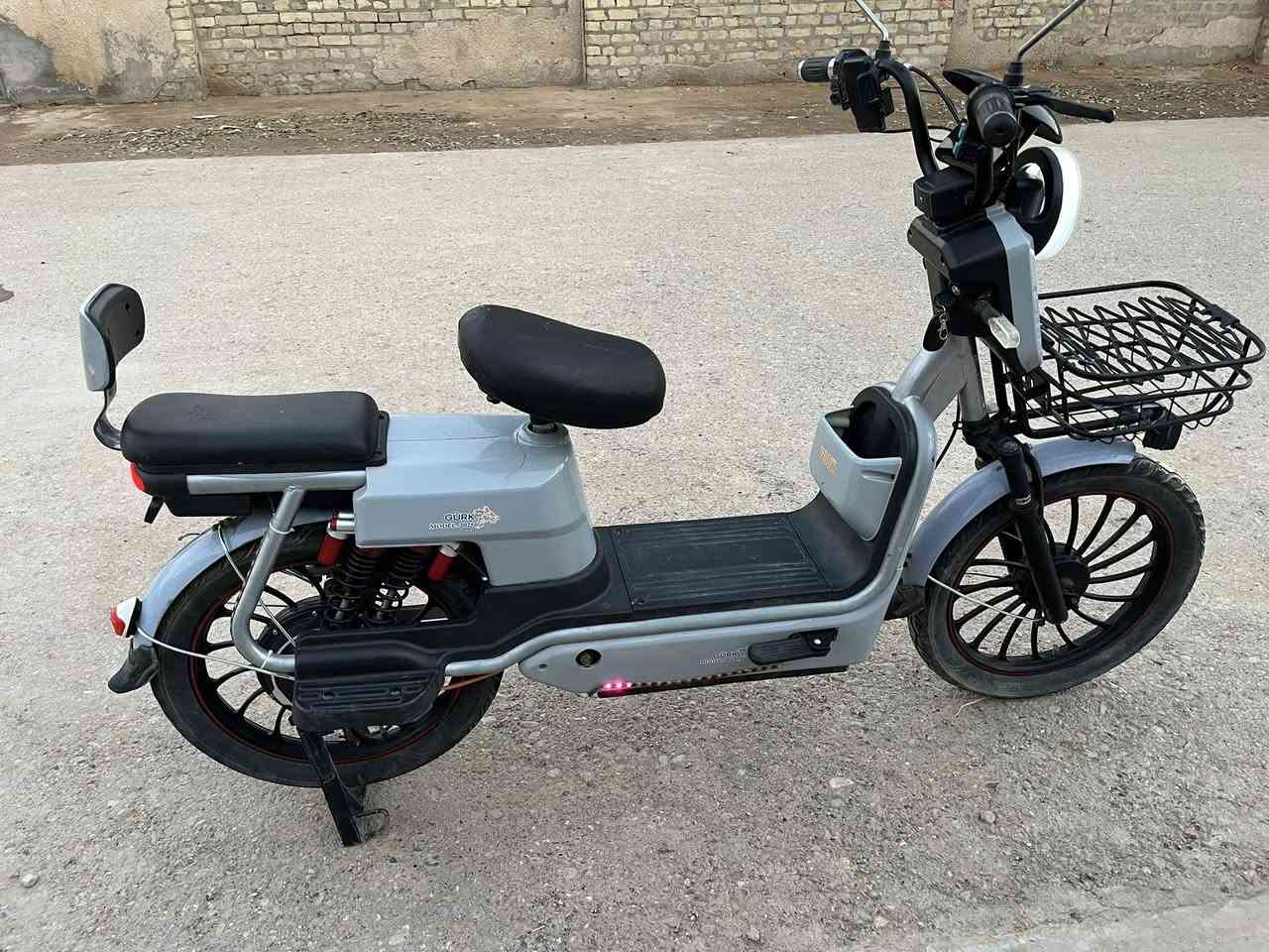 السلام عليكم  دراجة شحن للبيع موديل 25 مكان ديالى شهربان السعر250 وبي مجال  ***********
