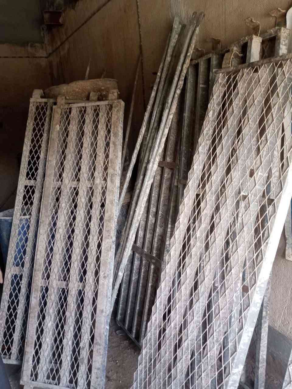 السلام عليكم قفايص ابو 80.نظيفات كلش  عدد 8  ويهن عكارب زياده 4  على 60 قفل مكان بابل الحمزة العربي رقم ***********
