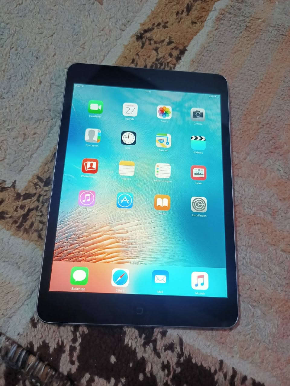 للبيع فقط بدون مراوس فقط بيع
ايباد مني ايفون 

ذاكره16 

يشغل جميع العاب والبرامج 

السعر100 

***********
***********
متوفر واتساب
