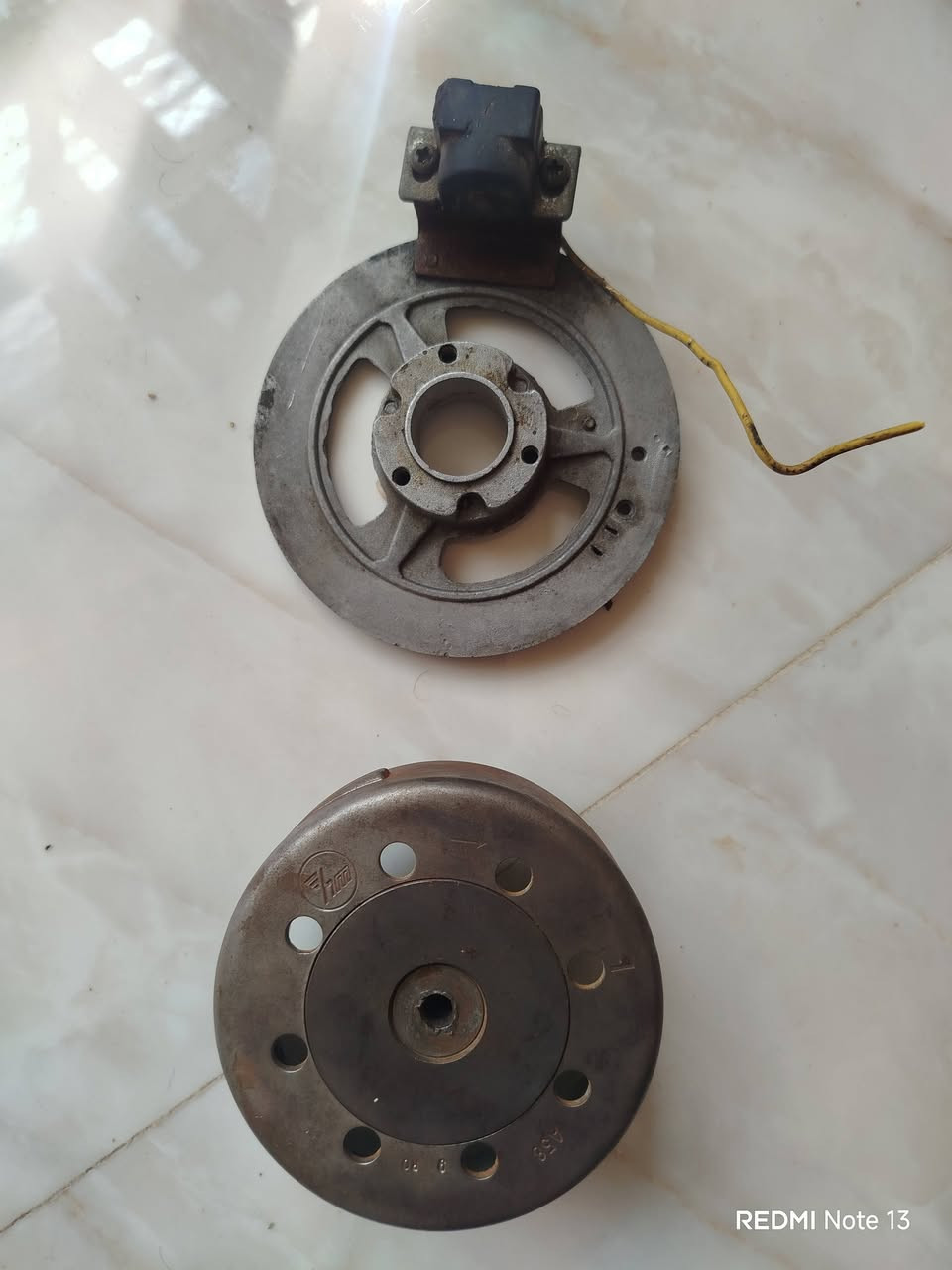 شباب ماكنيت قمبوره اصلي اصلي هوه والقاعده والفحمه مالته البلاديه للبيع بدون ملف بدون ملف مابي شرط الشغل والنظافه ولا برغي مسولك بالقاعده سعره 90 الف قفل قريب على سعر تحويرت سامراء بس هذا افضل واصلي + فج ألماني اصلي ويدة عمبار ام الحساس جديده نوعيه ما مشدوده 

توصيل موجود *********** 
مكاني ديوانية
