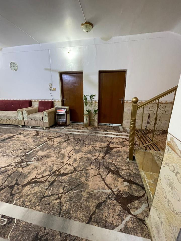 دار طابو زراعي تحويل مباشر 
المساحة 450 م طابق واحد
بناء حديث
واجهة 18 م والباقي نزال
غرفتين نوم
استقبال 7*7
صاله كبيره
مطبخ 
مجمع صحيات
حديقه 100 م
كراج سياره كبير
العنوان / الهنديه - قرب جسر الرشيده
يبعد عن الشارع 50 م
*********** علي
@أبرز المعجبين
