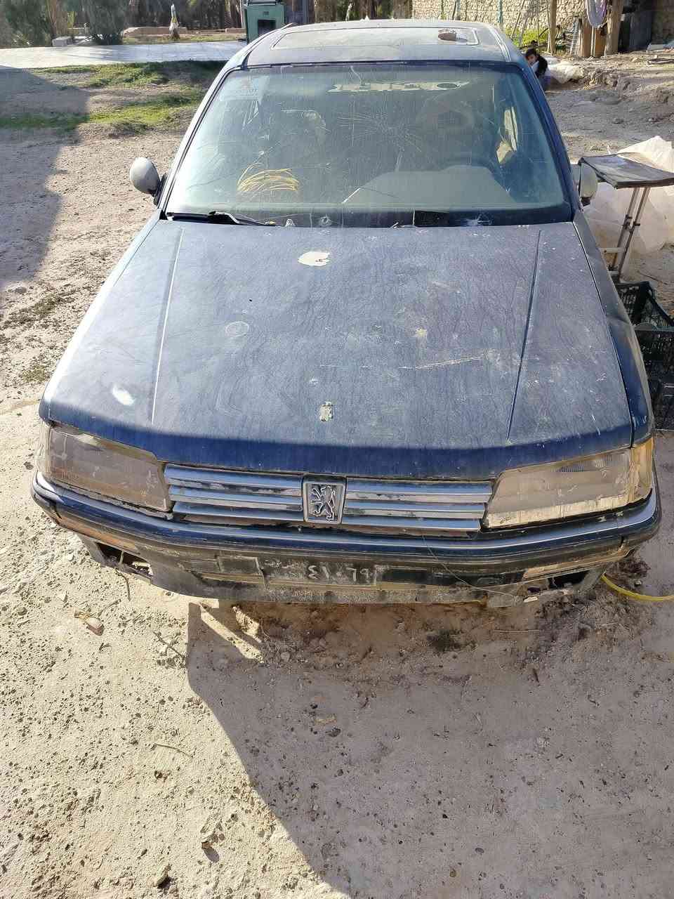 السلام عليكم
سياره بيجو  للبيع حديده المحرك شغال بس بيه كهربائيات والبريك يرادله شغل  والداخل يرادله ترتيب قيم ومانختلف 
***********
